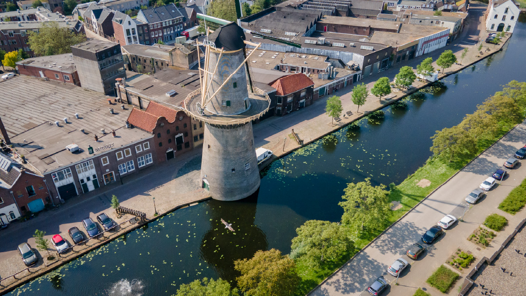 Bandoeng 22 co-founder Fajar Ramadhany Bandoeng'22 is a Dutch Delight with an Asian Twist. a liqueur made in the Netherlands with Indonesian spices