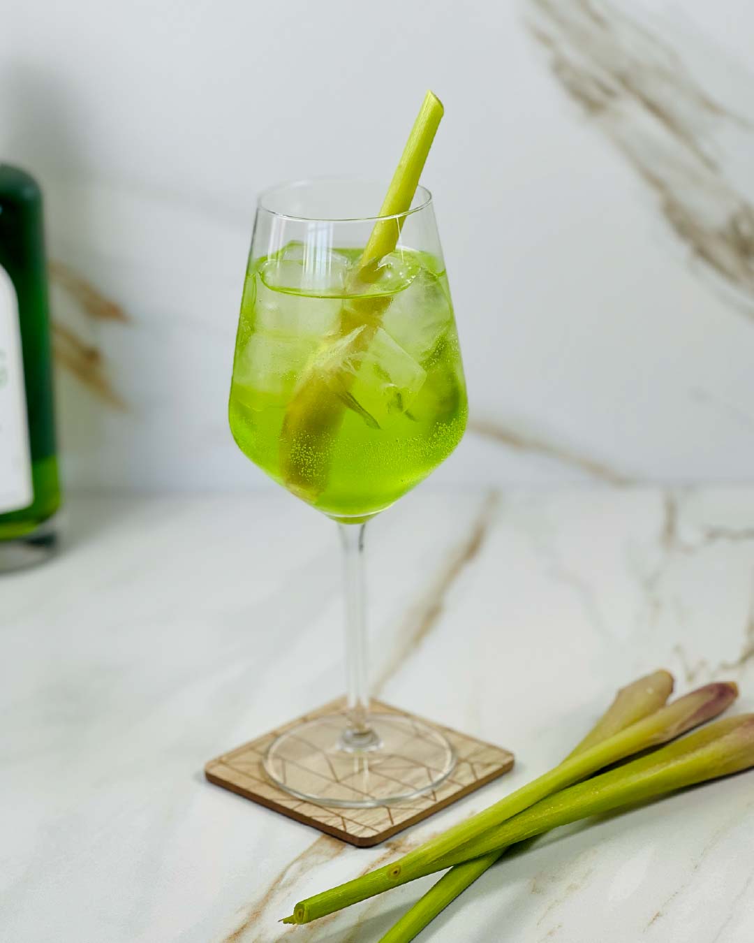 Pandan spritz cocktail recipe with prosecco and Bandoeng'22 pandan liqueur